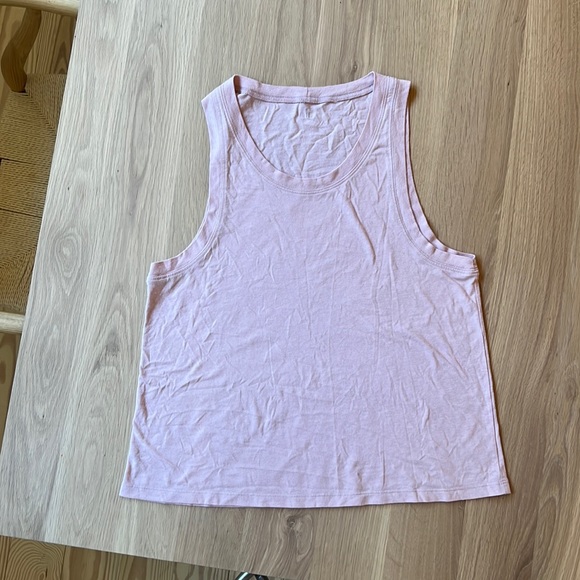 ALO YOGA Model Tank Sz M - Picture 2 of 3